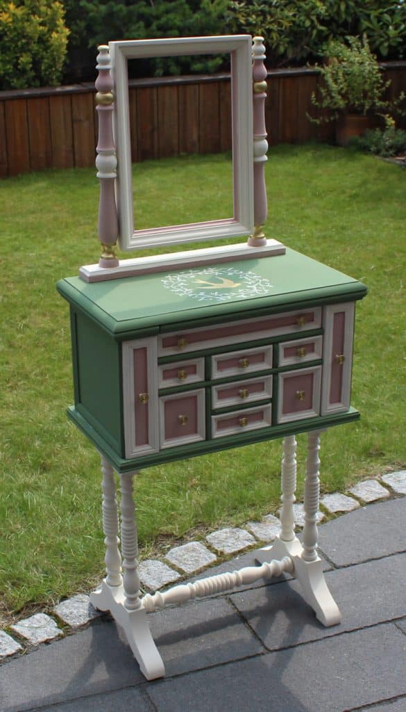 Schmink-Kommode Ashley inkl. Farben-Test: Gäbig+Mätteli